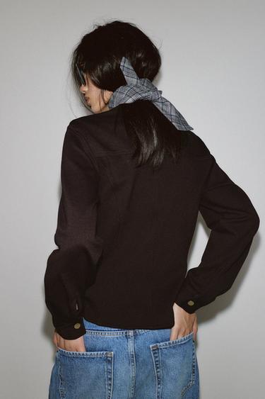 قميص كريب مخنصر - بني الخاص بـ Zara