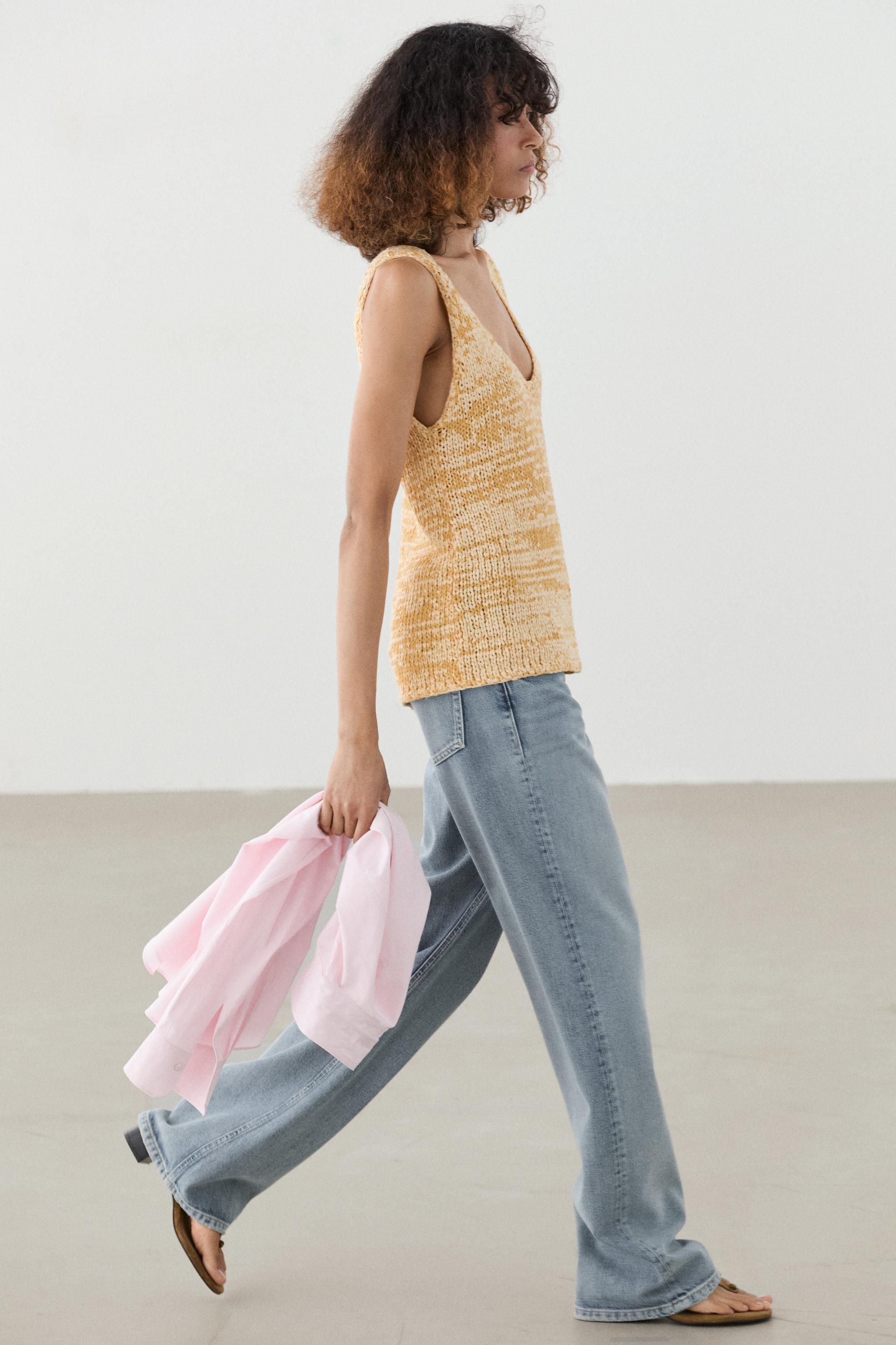 Round neck knit top