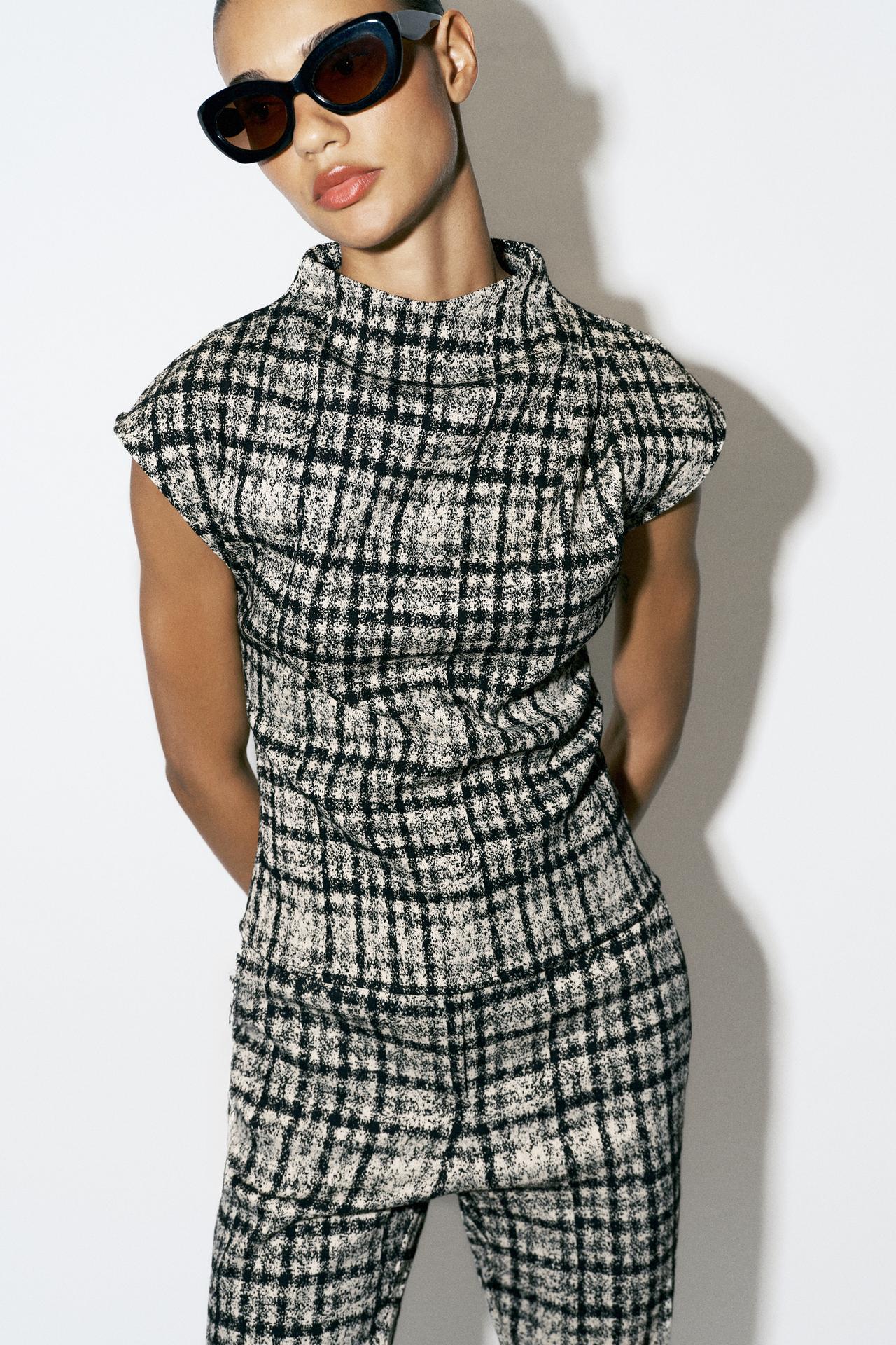 CHECK HIGH NECK TOP — Ecru / Black