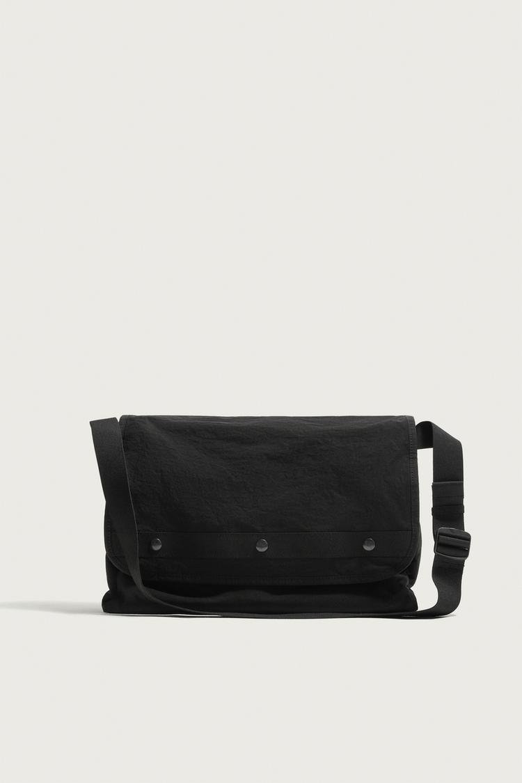 Bolsa cruzada de nylon con solapa 7