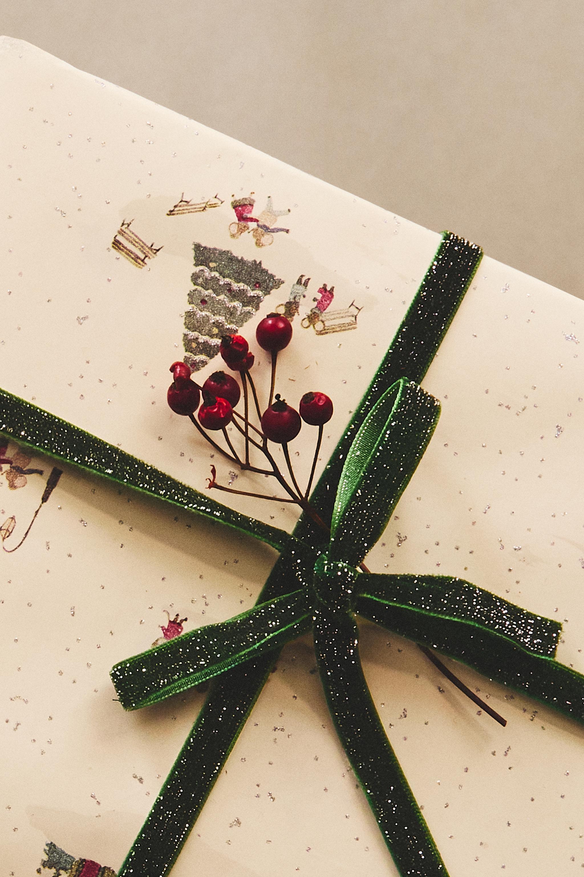 SHINY CHRISTMAS RIBBON