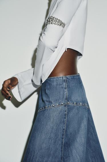 T-SHIRT COL BATEAU ASYMÉTRIQUE - Blanc de Zara - Image 3