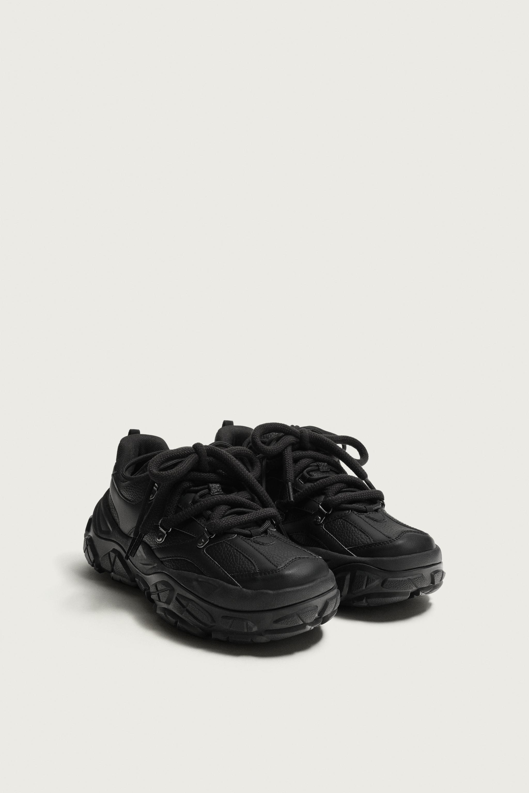 CHUNKY SOLE SNEAKERS — Black