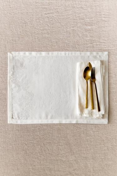 JACQUARD PLACEMAT WITH ROSES - White by Zara