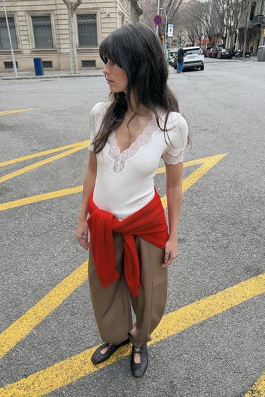 CAMISETA RIB ENCAJE - Blanco de Zara