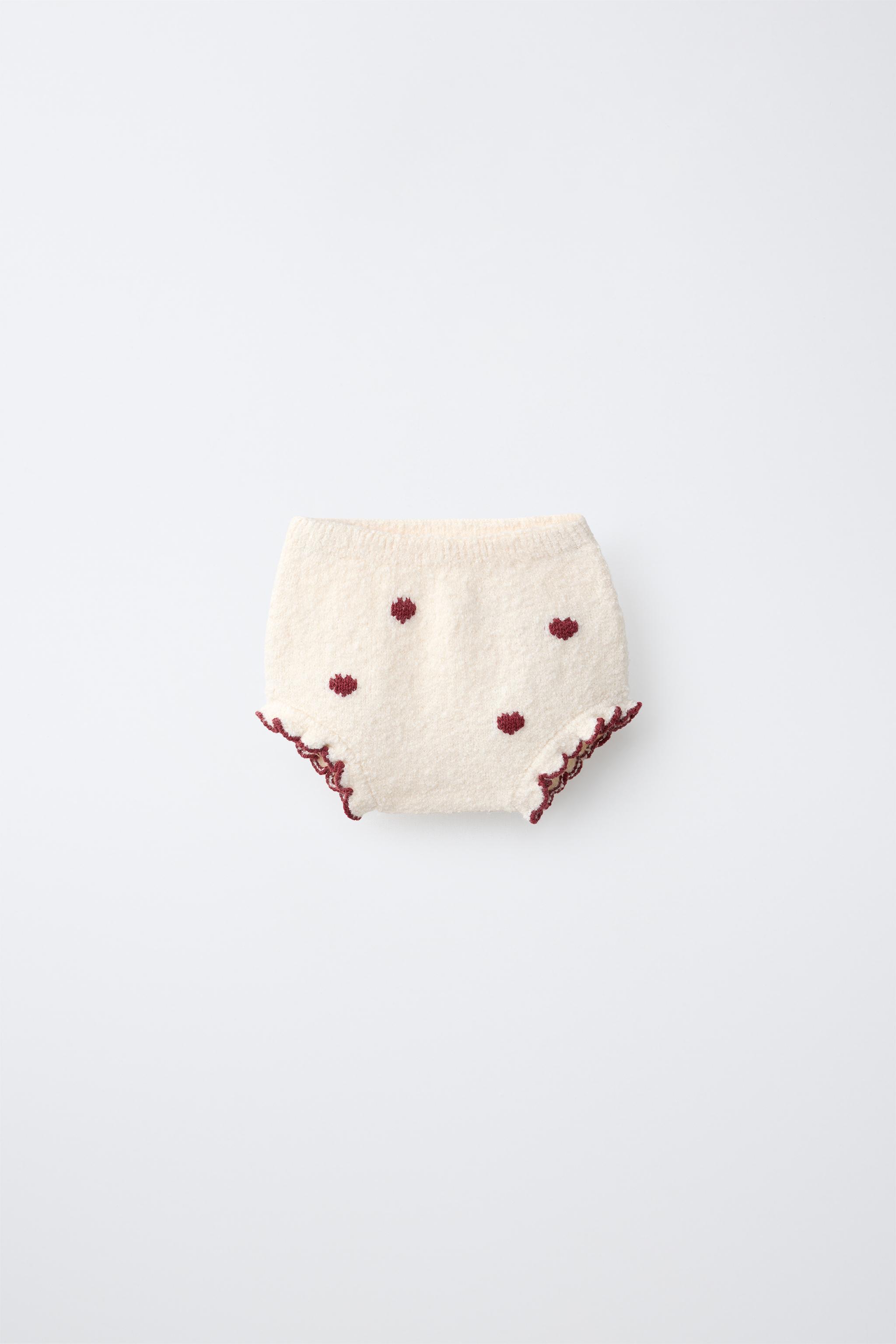 CULOTTE EN MAILLE À CŒURS BRODÉS