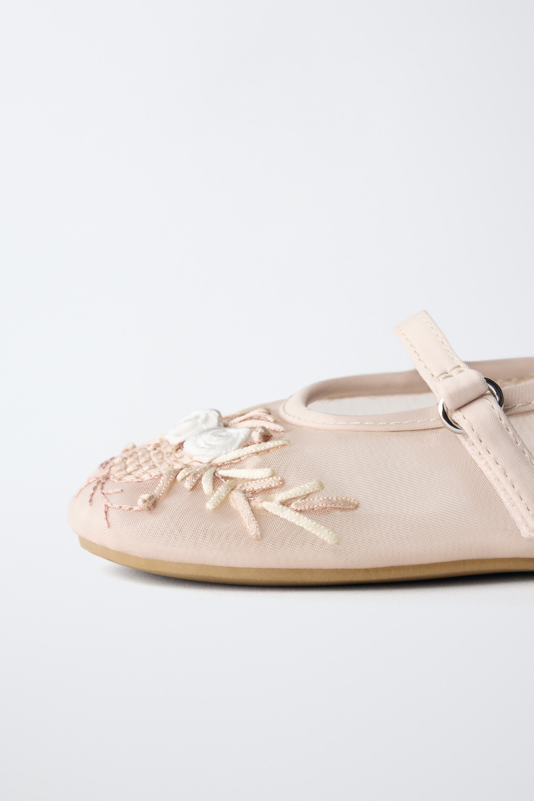 BALLERINES EN ORGANZA À FLEURS