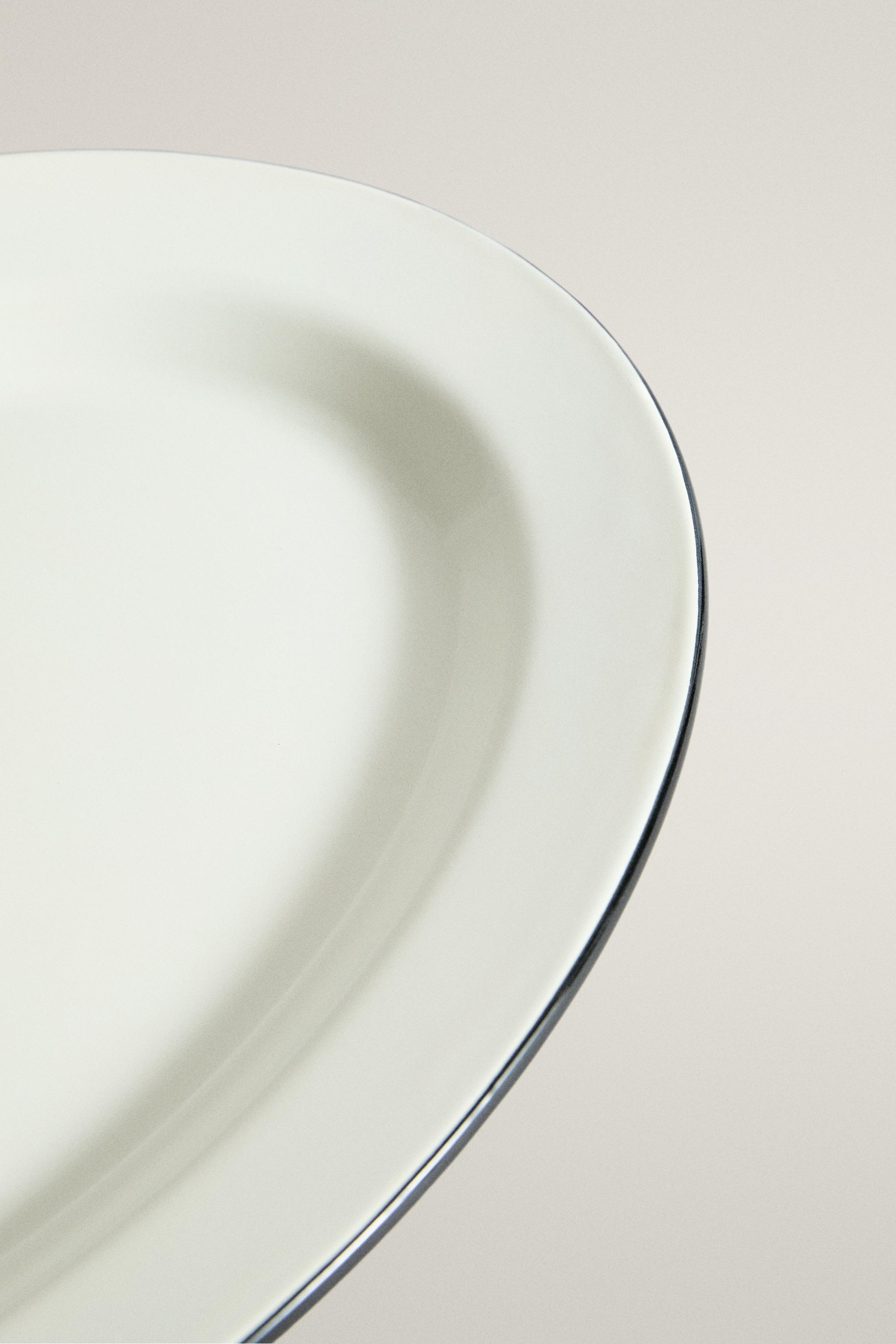 IRON RIM SERVING DISH