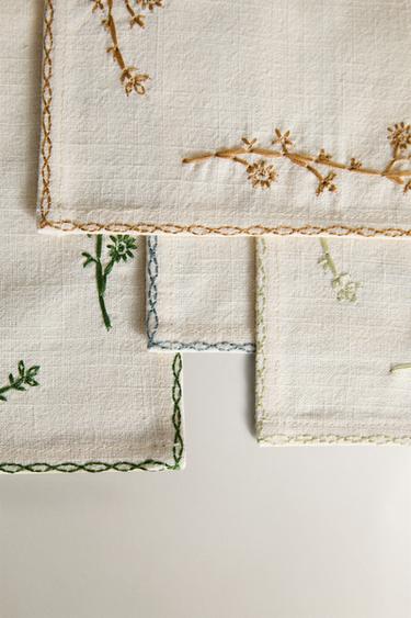 PACK SERVILLETAS BORDADO VEGETAL (PACK DE 4) - Crudo de Zara