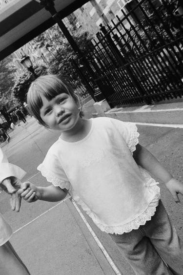 Zara FLORAL EMBROIDERED BOW BLOUSE - White