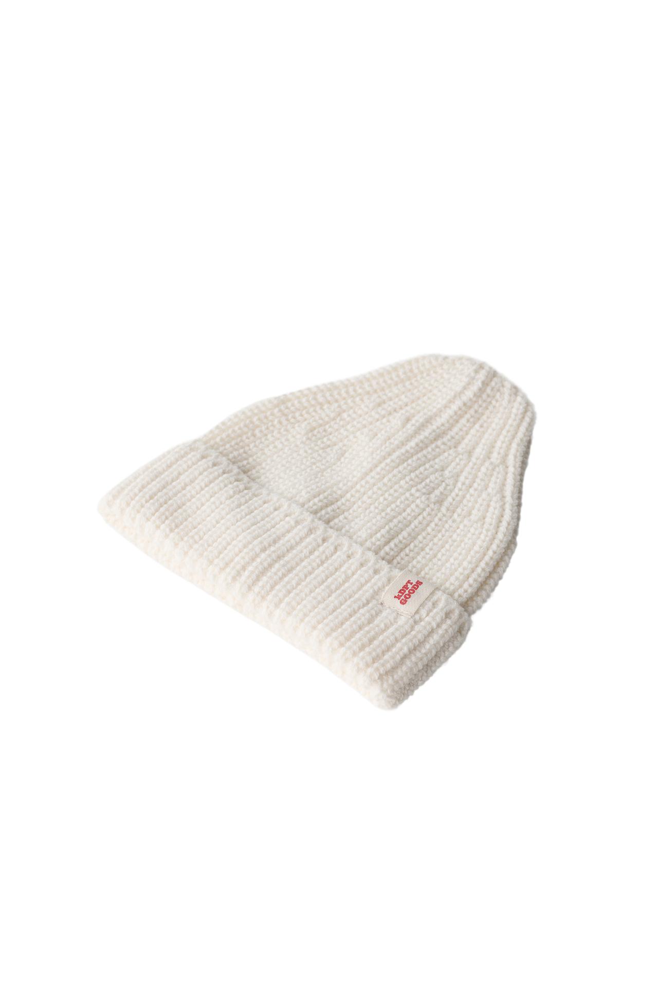 KNIT BEANIE WITH LABEL — Ecru