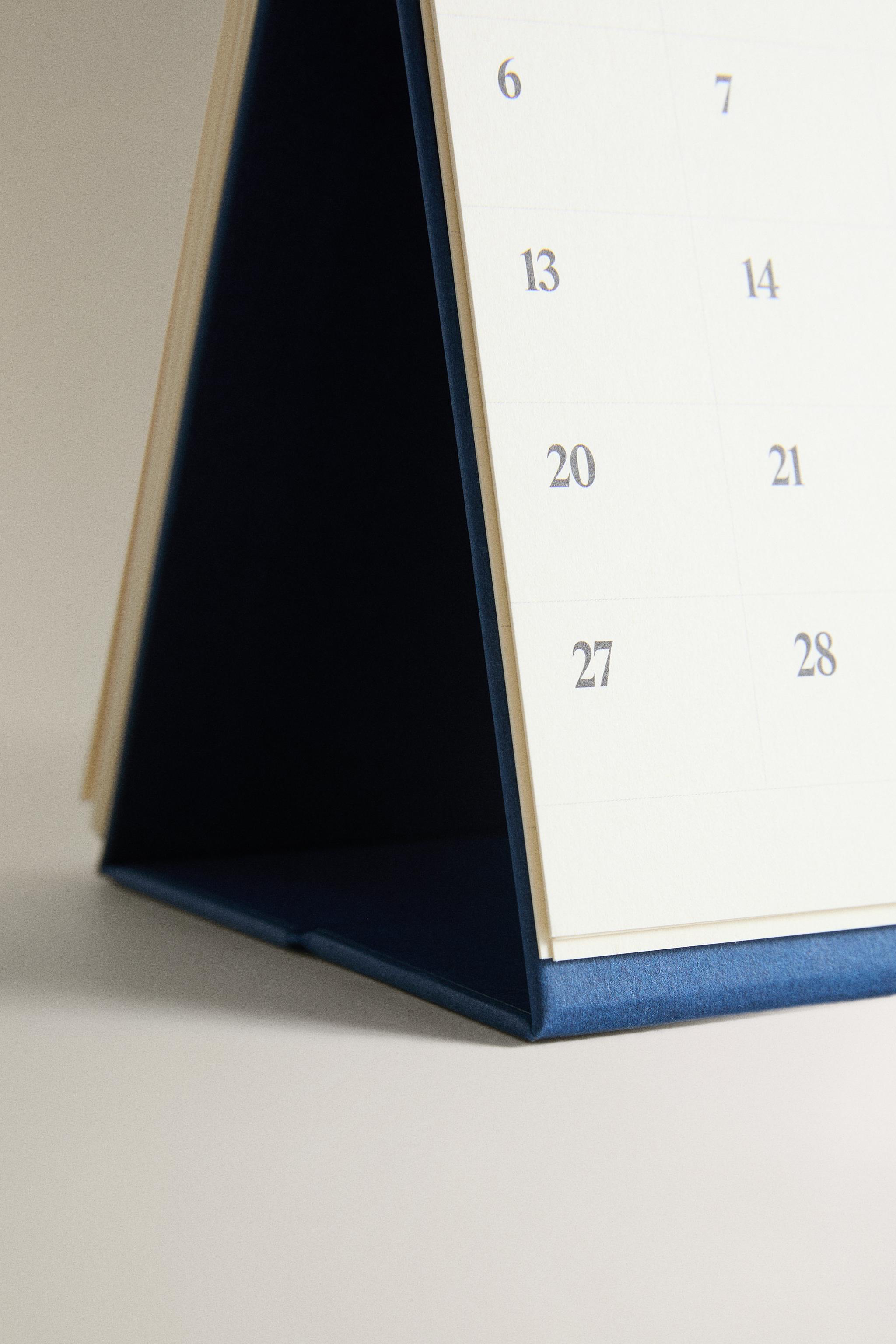 SPIRAL DESK CALENDAR