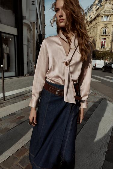 BLOUSE DÉCOR FIL MÉTALLISÉ - Or de Zara - Image 3