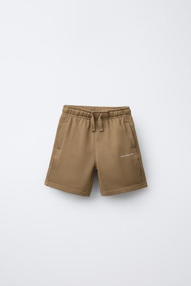 برمودا قطيفة STRAIGHT بنص بارز - محمِر داكن الخاص بـ Zara