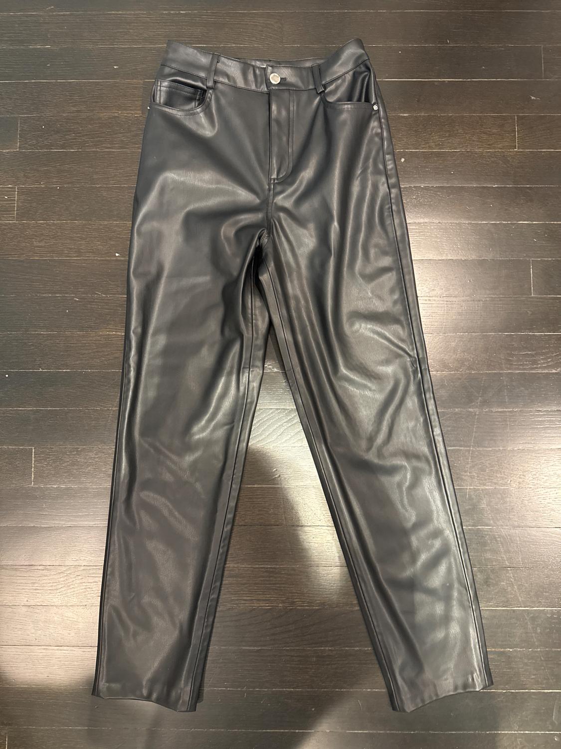 FAUX LEATHER HIGH RISE MOM FIT PANTS