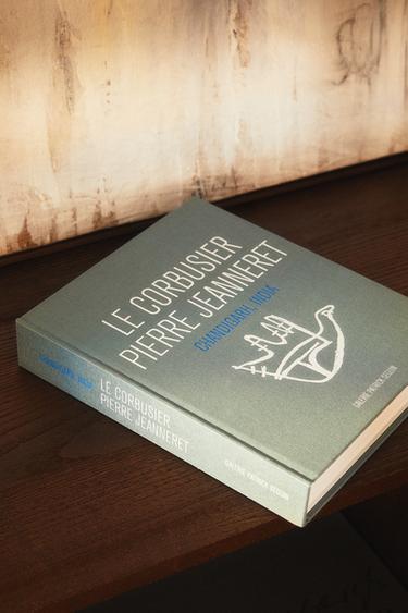 LIVRE LE CORBUSIER PIERRE JEANNERET - Bleu clair de Zara - Image 7