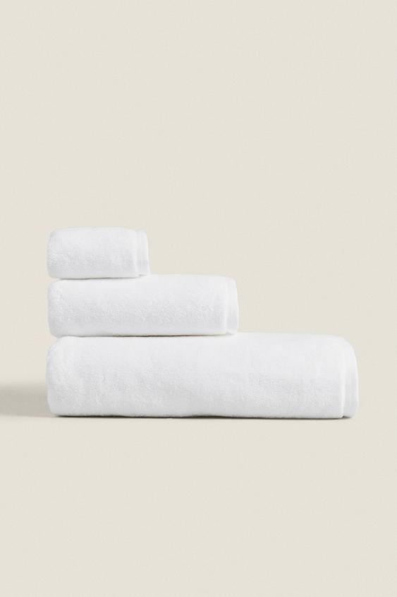 (700 GXM²) EXTRA SOFT COTTON BATH TOWEL - White | ZARA Canada