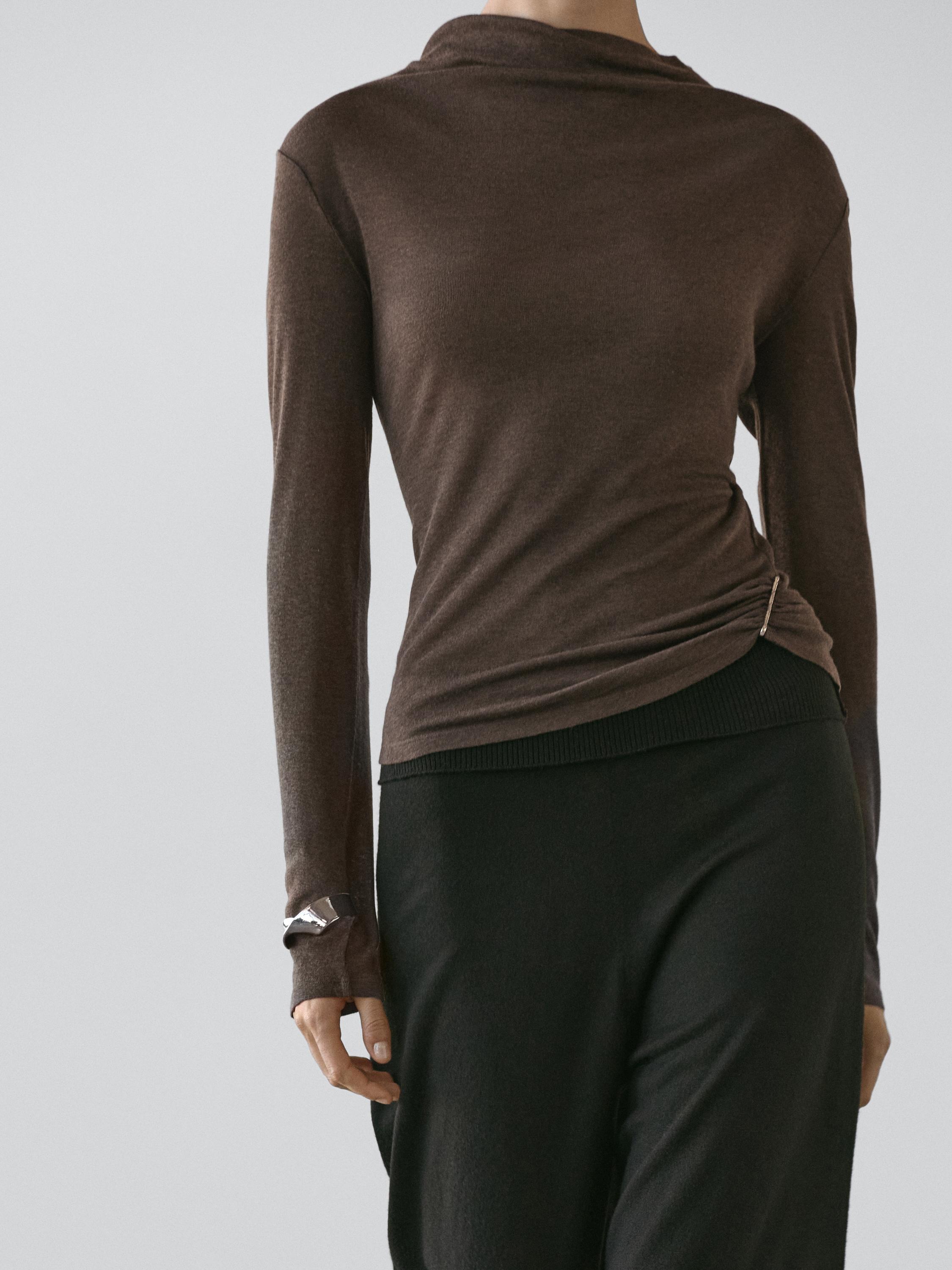 T-shirt à col cheminée