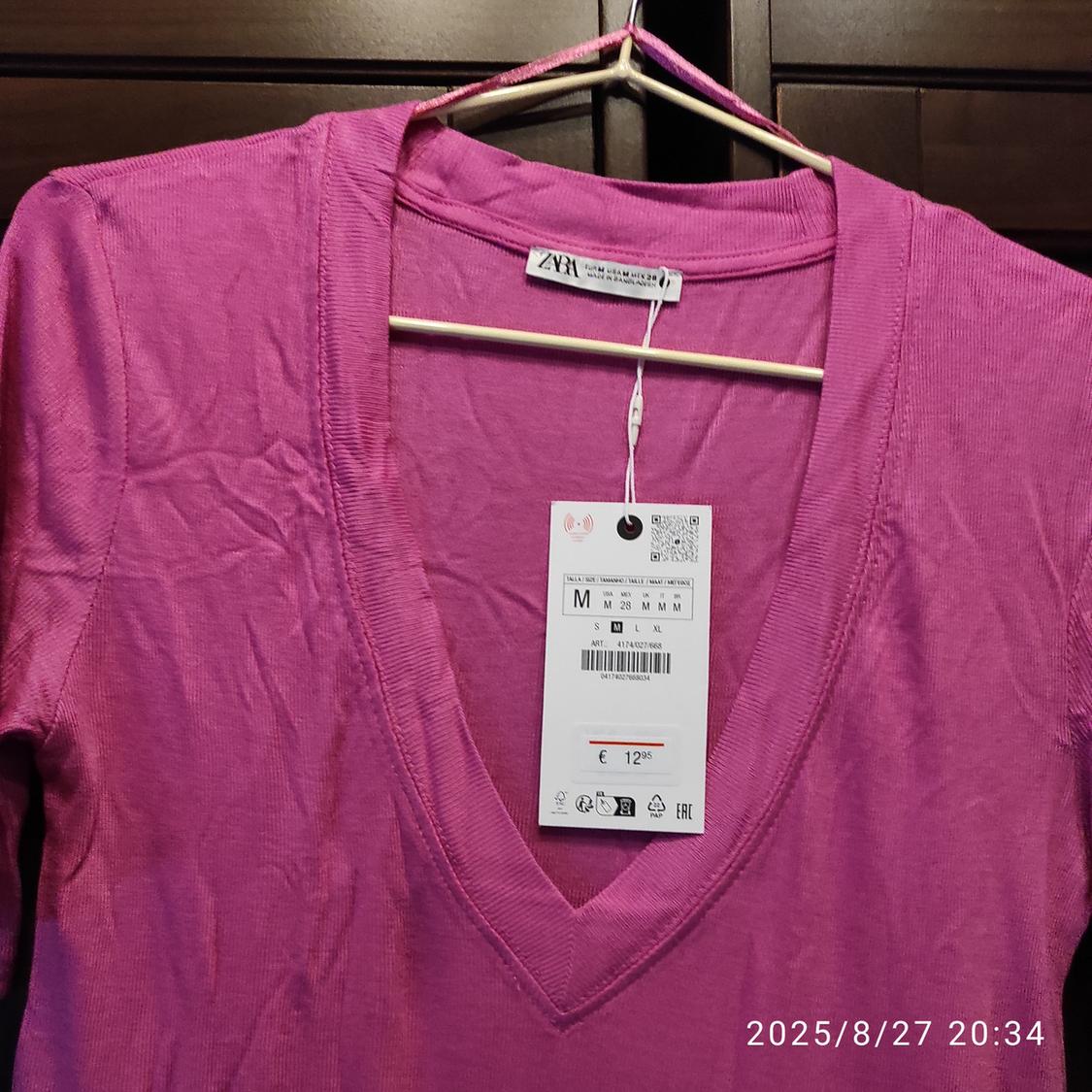 FLOWING V-NECK T-SHIRT - Image 3