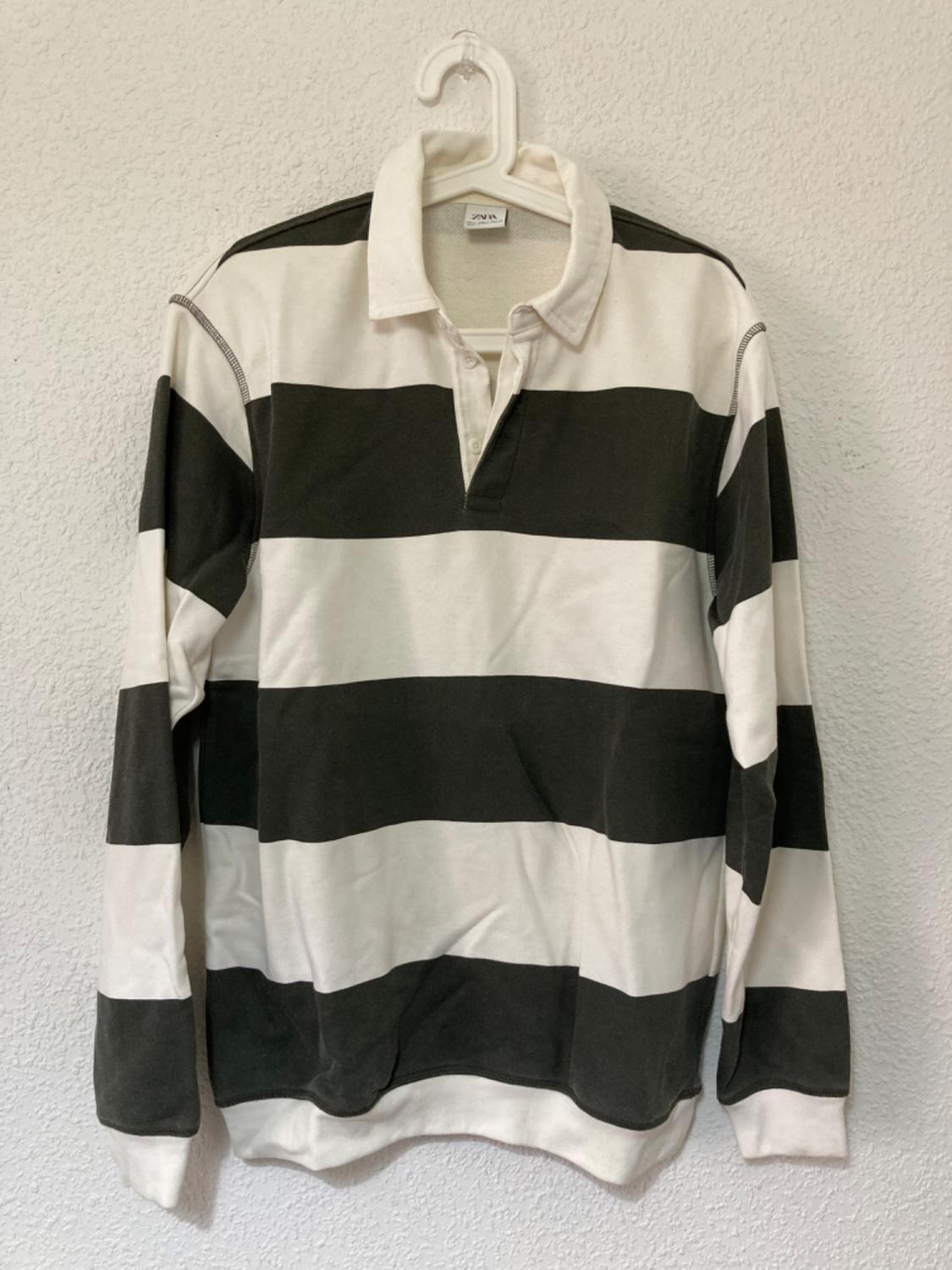 CONTRAST POLO SWEATSHIRT