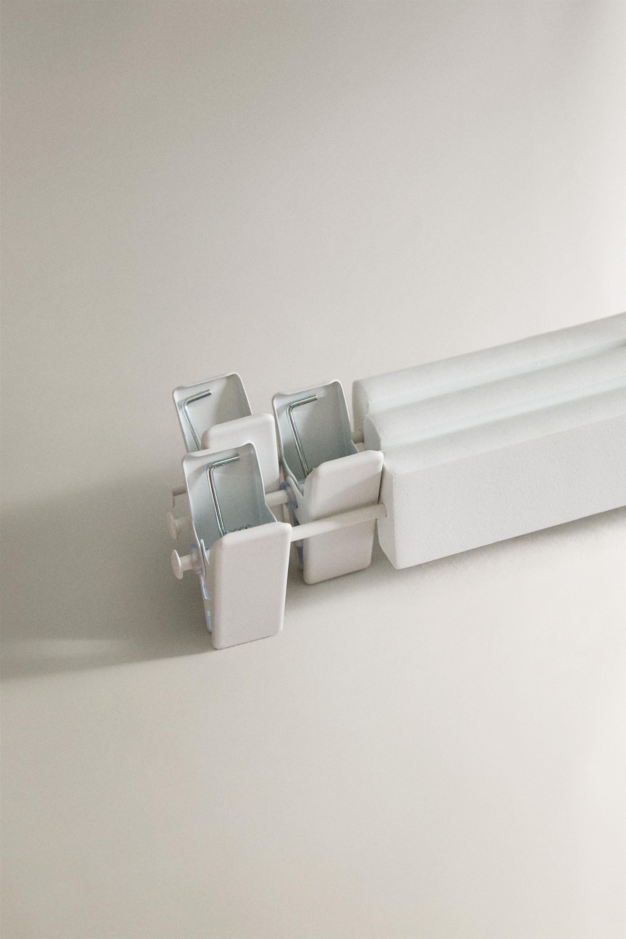 WOODEN SKIRT HANGER (SET OF 3) — White