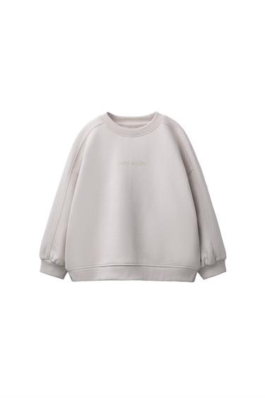 SWEATSHIRT MED TEKST I RELIEF - lys beig fra Zara