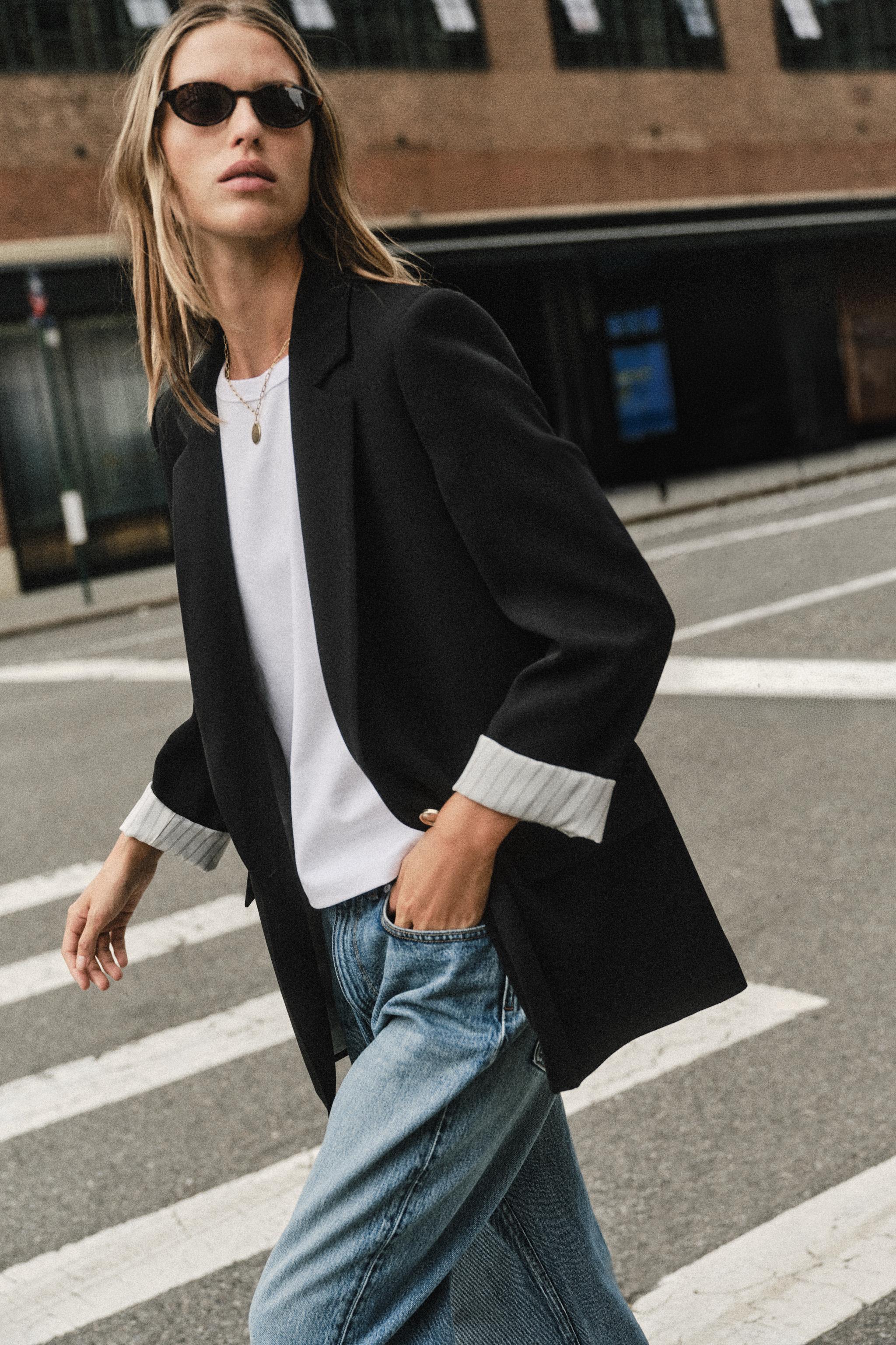 ショルダーパッド＆プリントカフ ブレザー - ブラック | ZARA Japan / 日本
