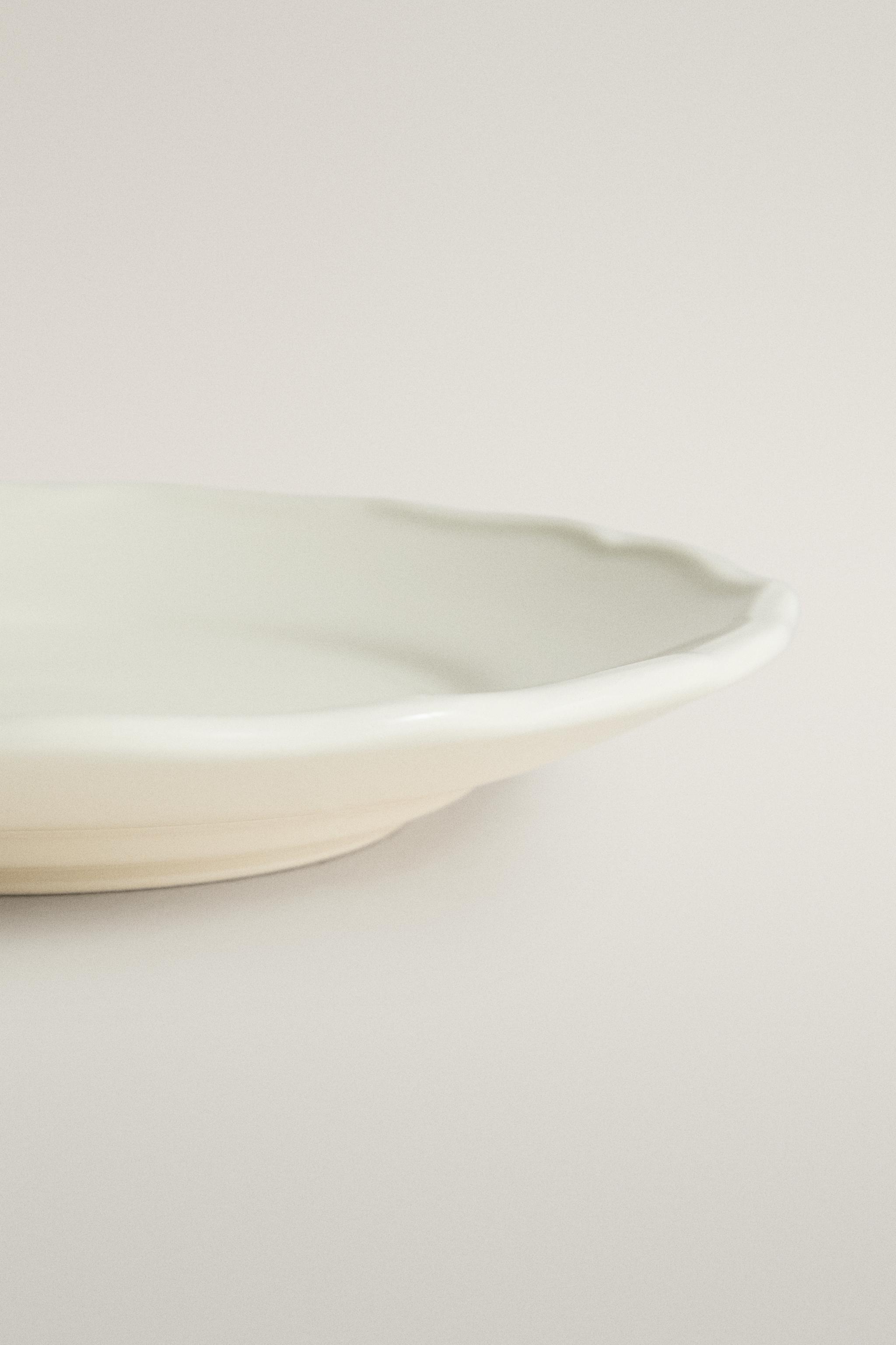 ASSIETTE PLATE FAÏENCE BORD RELIEF