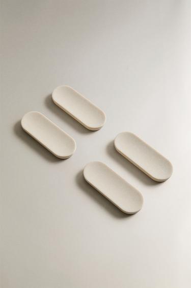 LOT REPOSE-COUVERTS RÉSINE (LOT DE 4) - Beige clair de Zara - Image 1