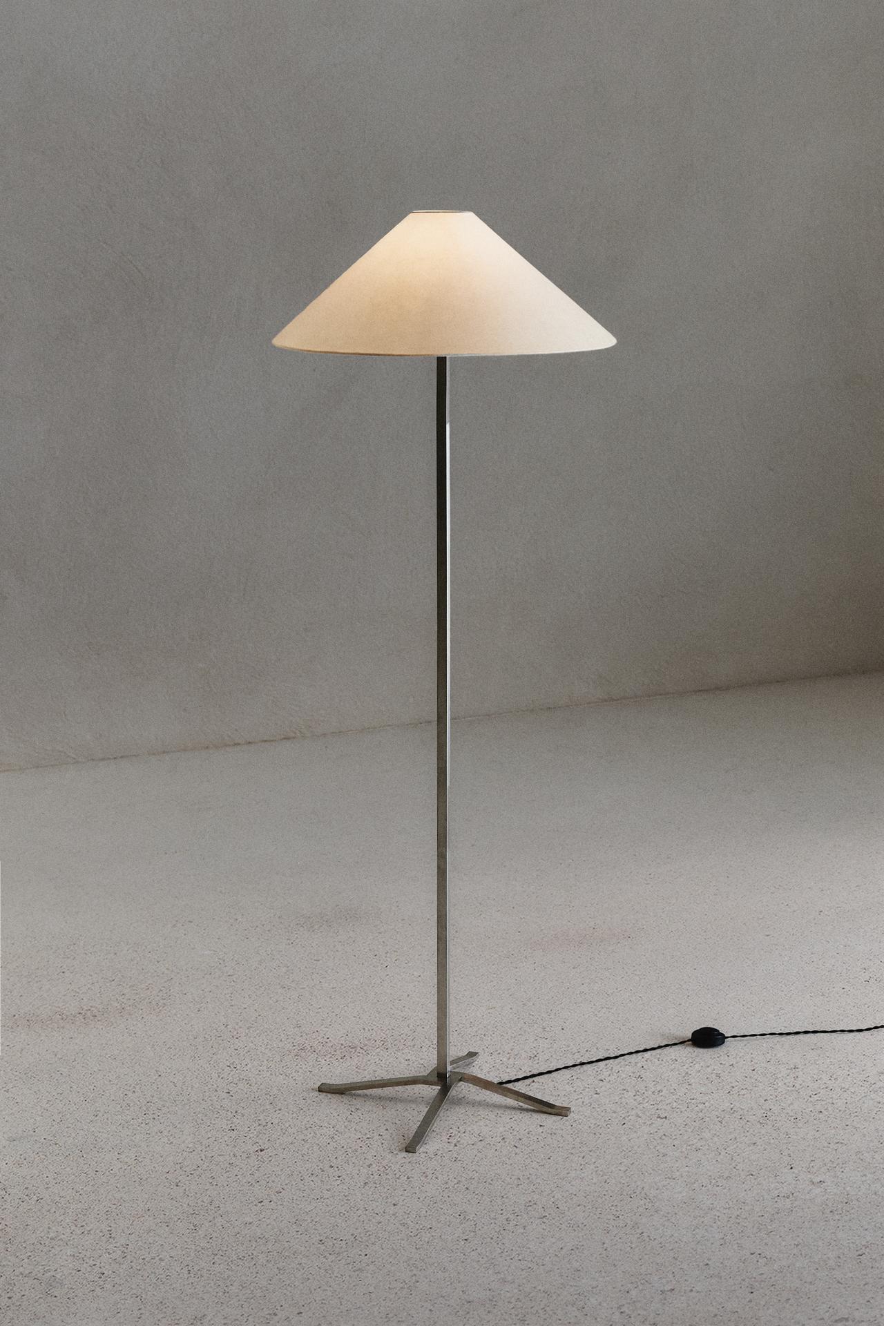 LAMP 03 — Ecru