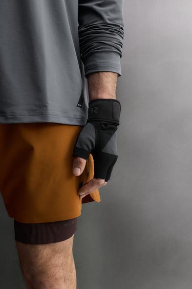 Zara TRAINING MITTENS - Black - Image 0