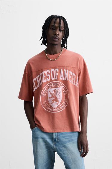 T-SHIRT IMPRIMÉ VARSITY - Rouge de Zara - Image 1