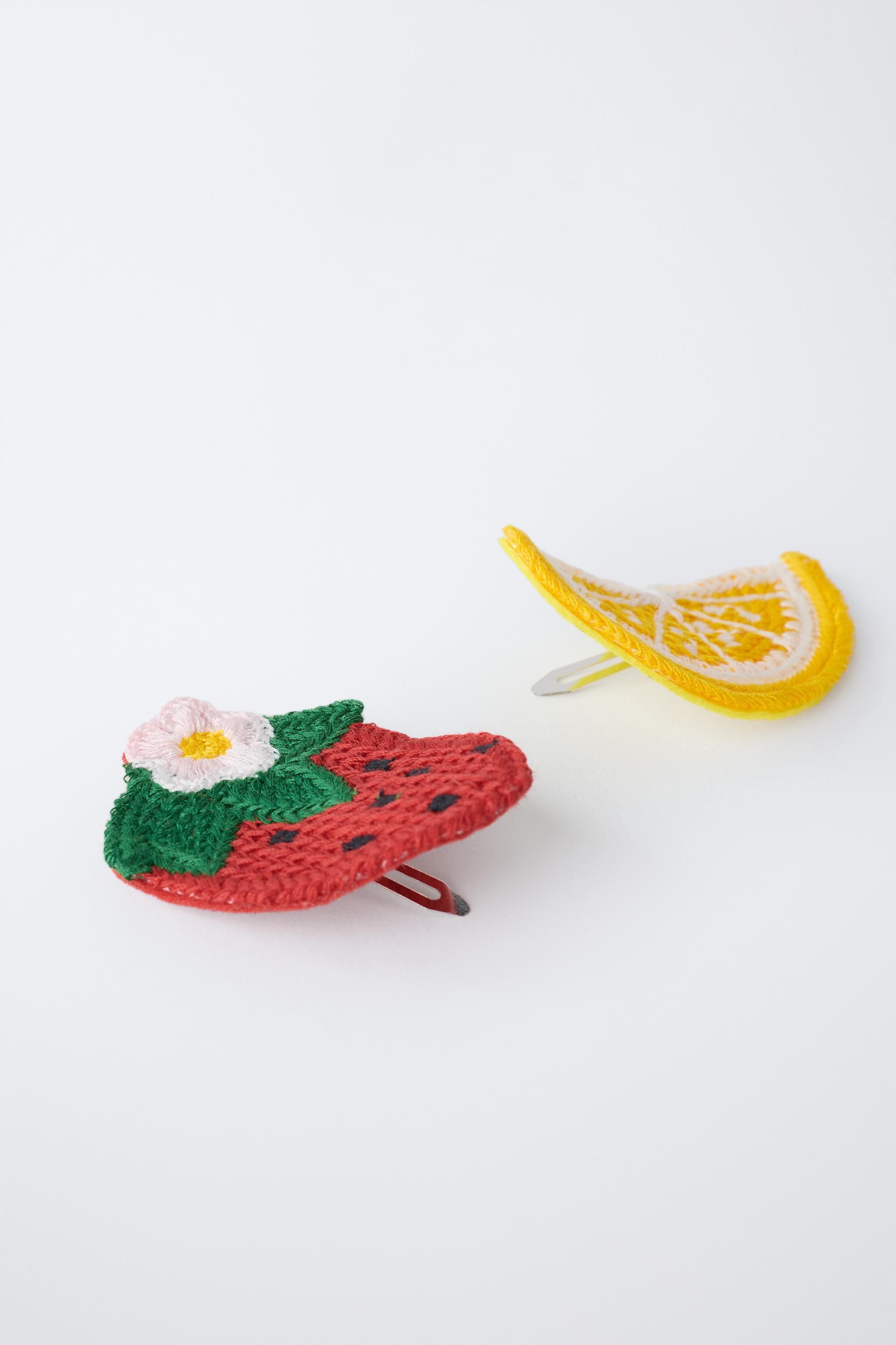 LOT DE DEUX PINCES FRUITS EN CROCHET