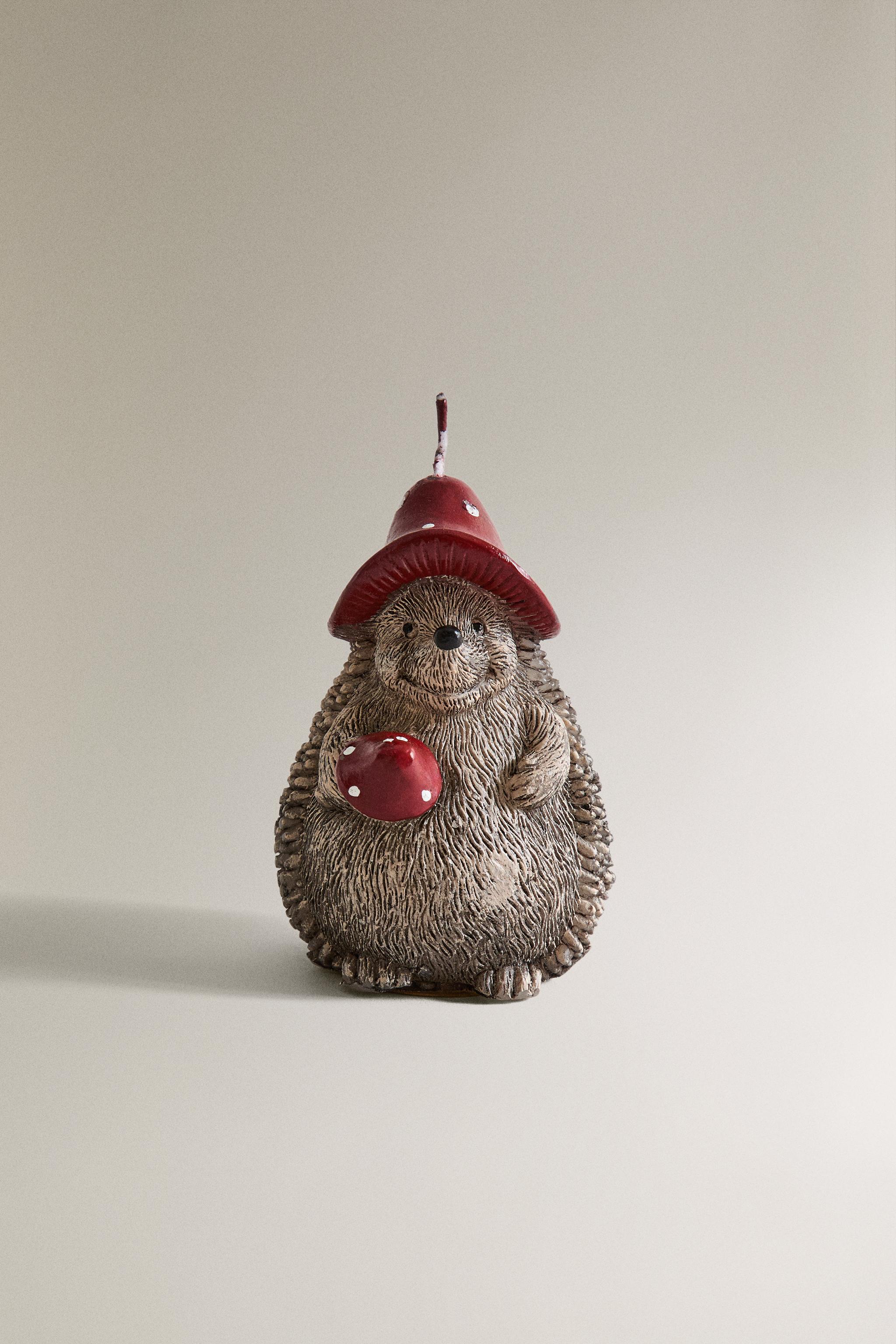 盛り沢山クリスマス☆ハリネズミ ハリネズミ クリスマスバージョン。 後ろ姿が🎄ツリーになってい