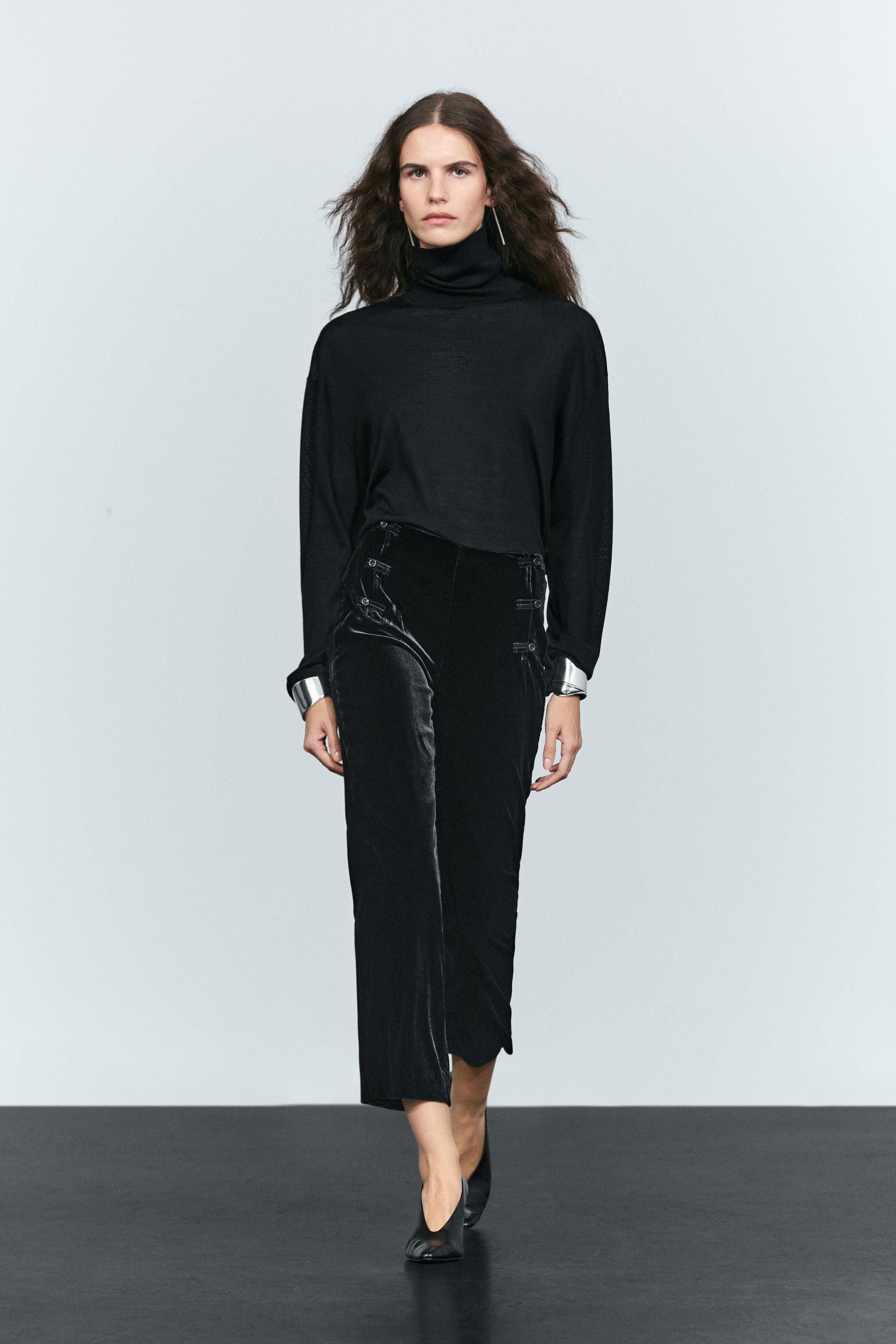 Pantalon droit en velours avec détail brandebourg