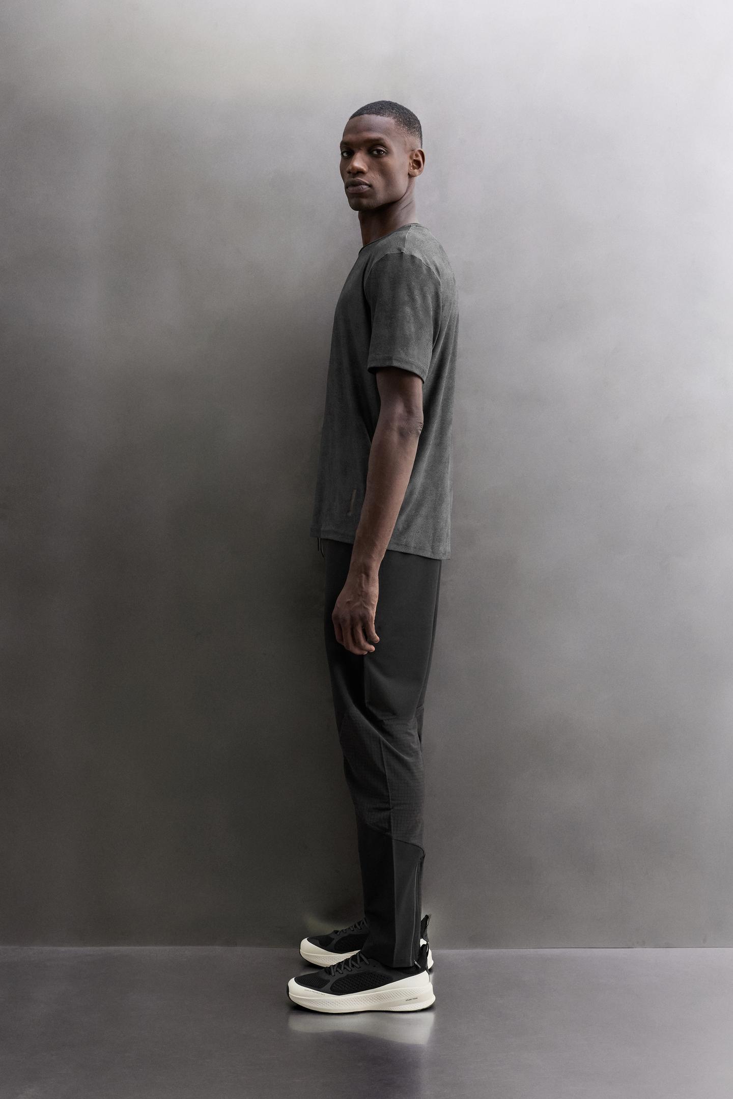 Мужская футболка Zara Contrast Jacquard Technical, цвет: Антрацитовый серый — фото 4