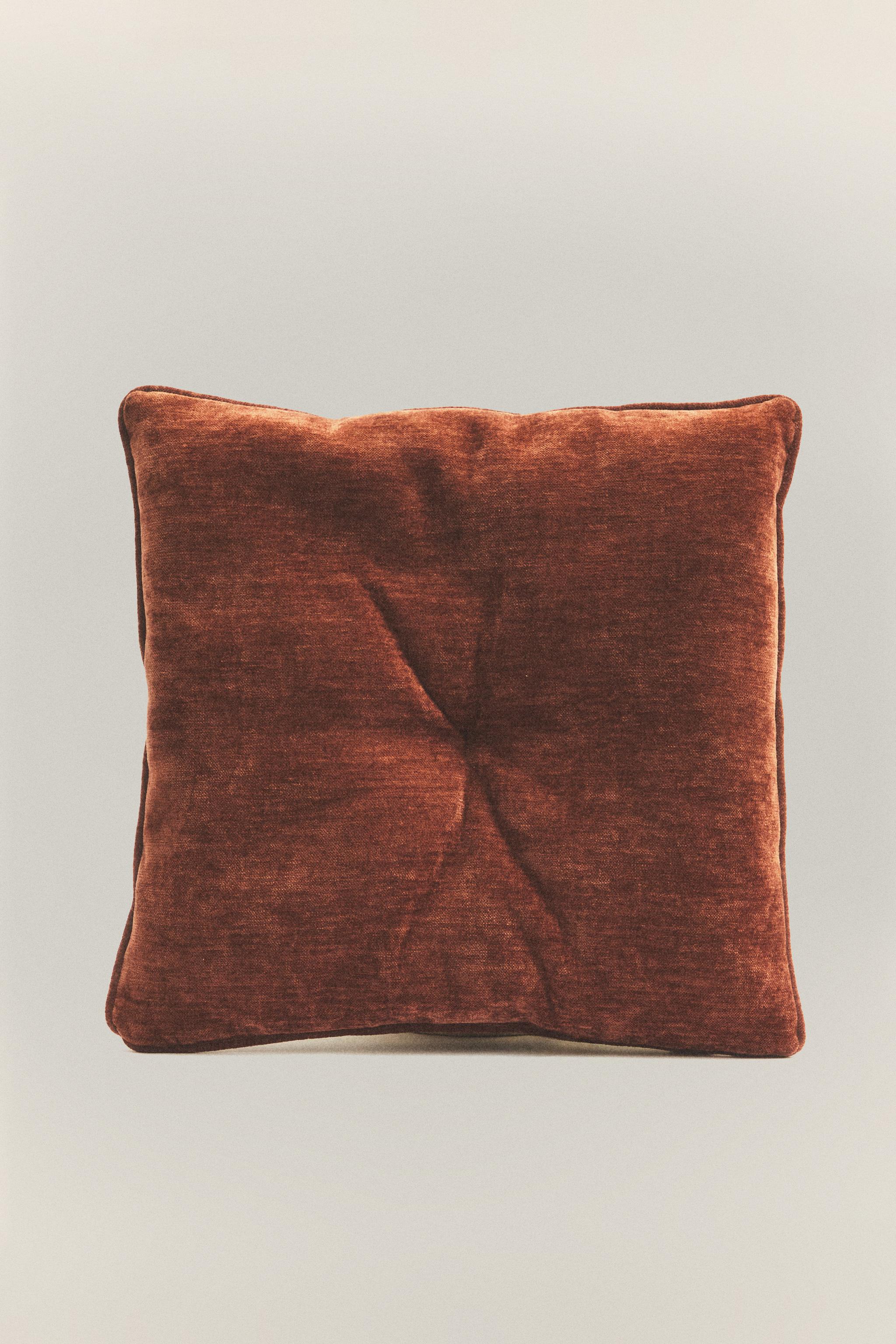 CHENILLE PIPING SEAT CUSHION