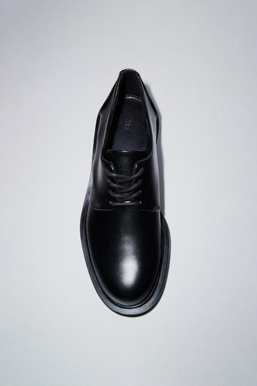 Zaras BROGUESKOR AV SKINN MED SNÖRNING - Svart