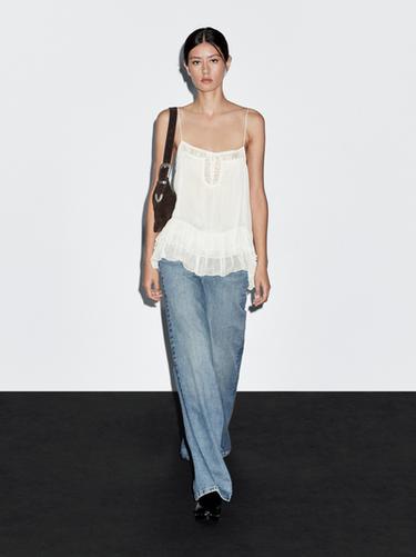 Top tirantes fluido detalle volantes - Blanco de Zara