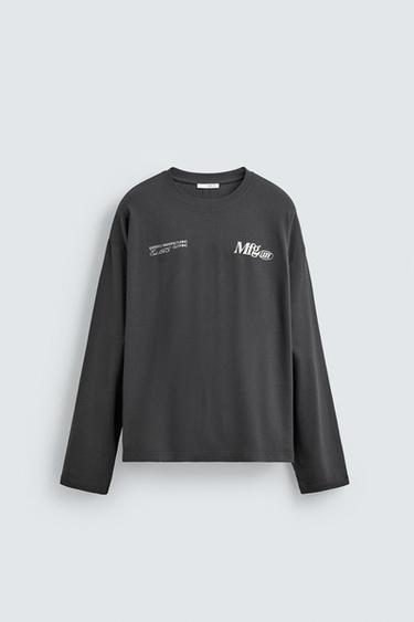 تيشرت بنص مطبع - أنثراسيت داكن الخاص بـ Zara