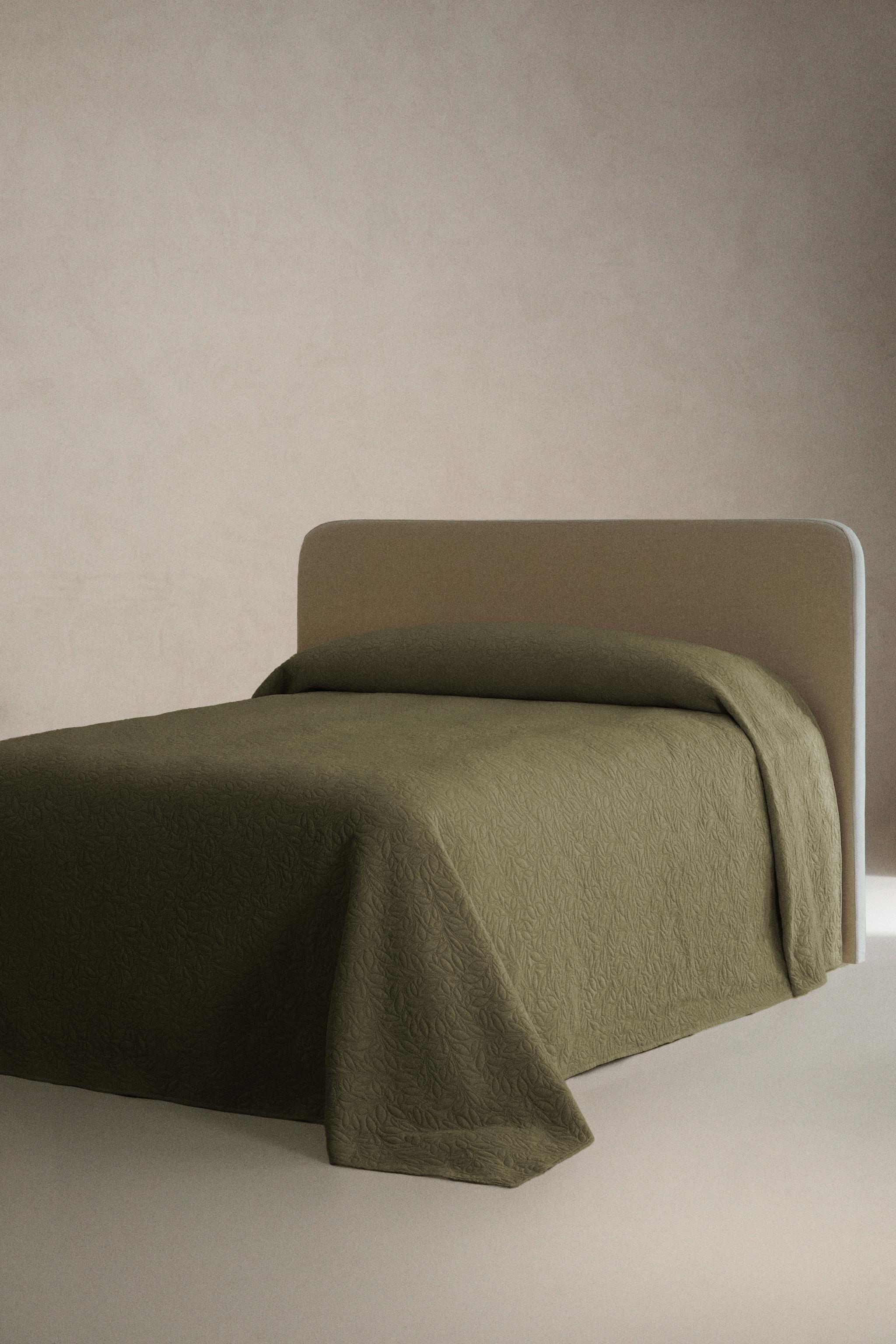 ベッドカバー | ベッドスプレッド すべてを見る | ZARA 日本