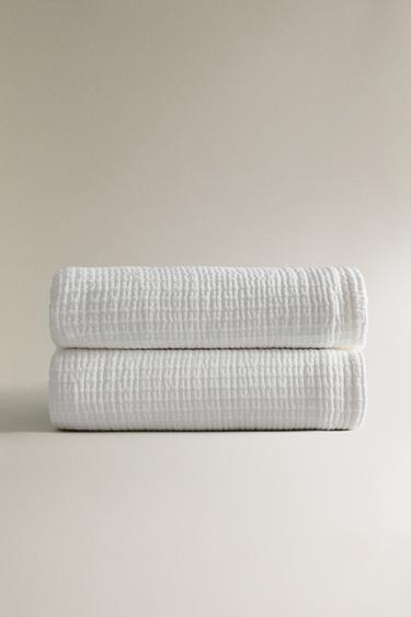 MUSLIN TEXTURED BEDSPREAD - White by Zara