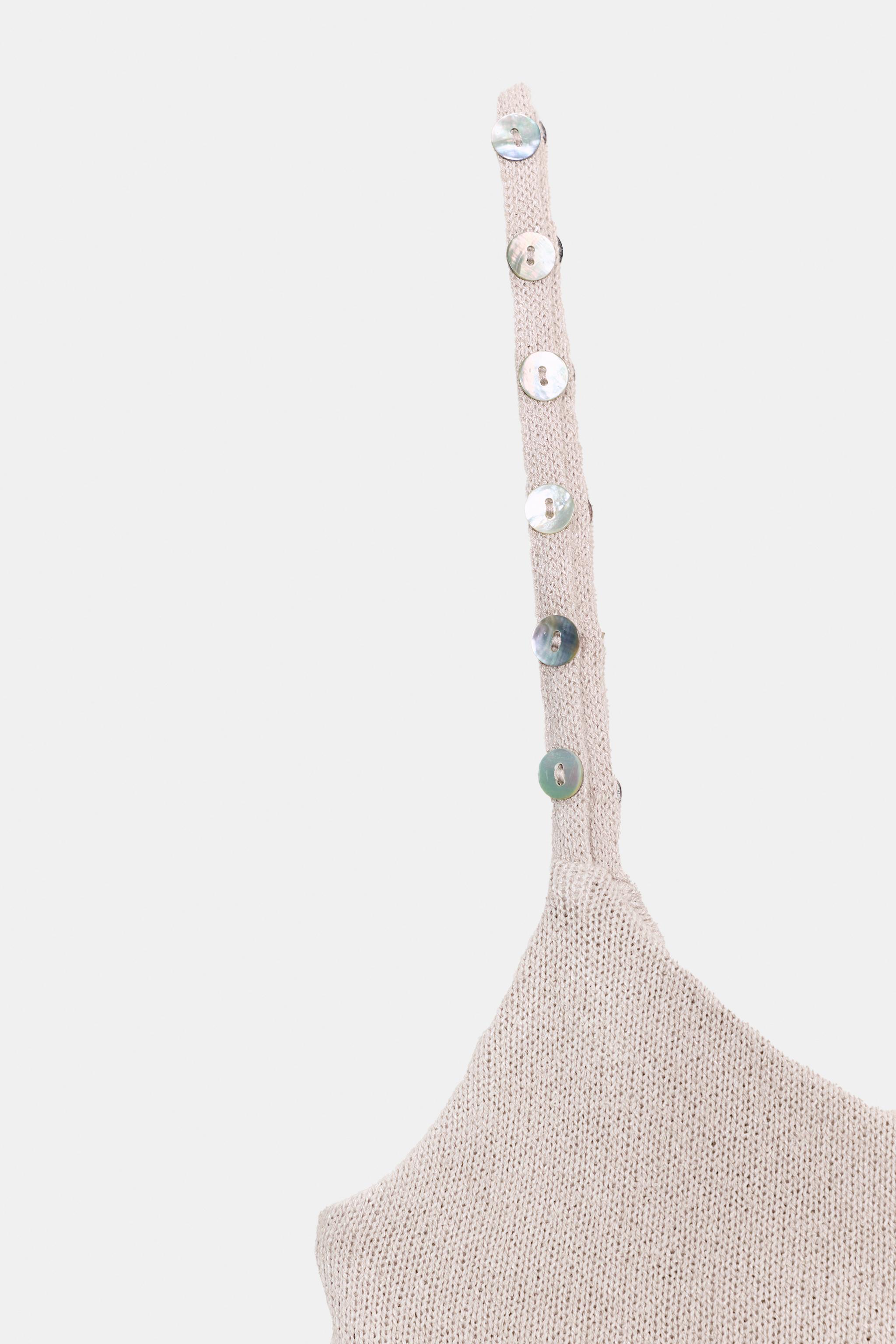 BUTTON DETAIL KNIT TOP