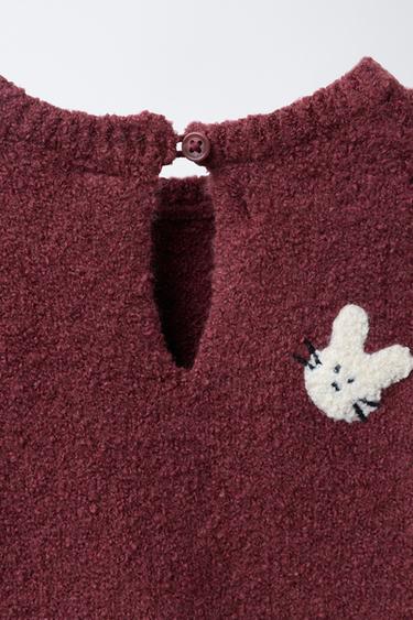 PULL EN MAILLE AVEC LAPINS BRODÉS - Framboise de Zara - Image 3