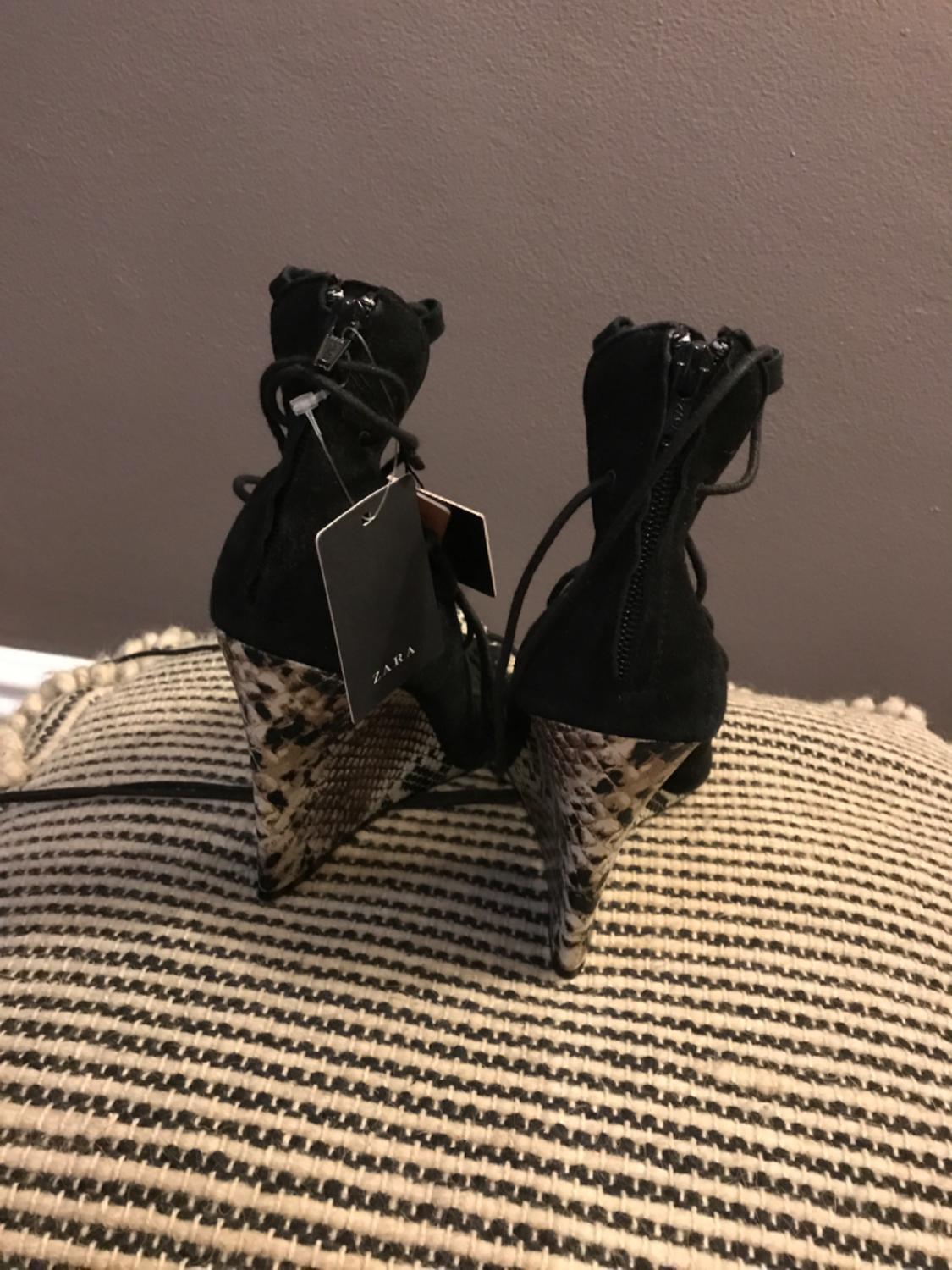BLACK LACE UP SNAKE SKIN WEDGES - Image 3