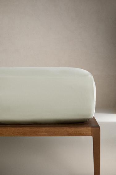 SATEEN FITTED SHEET | 40 CM HIGH (300 THREAD COUNT) - Light green by Zara