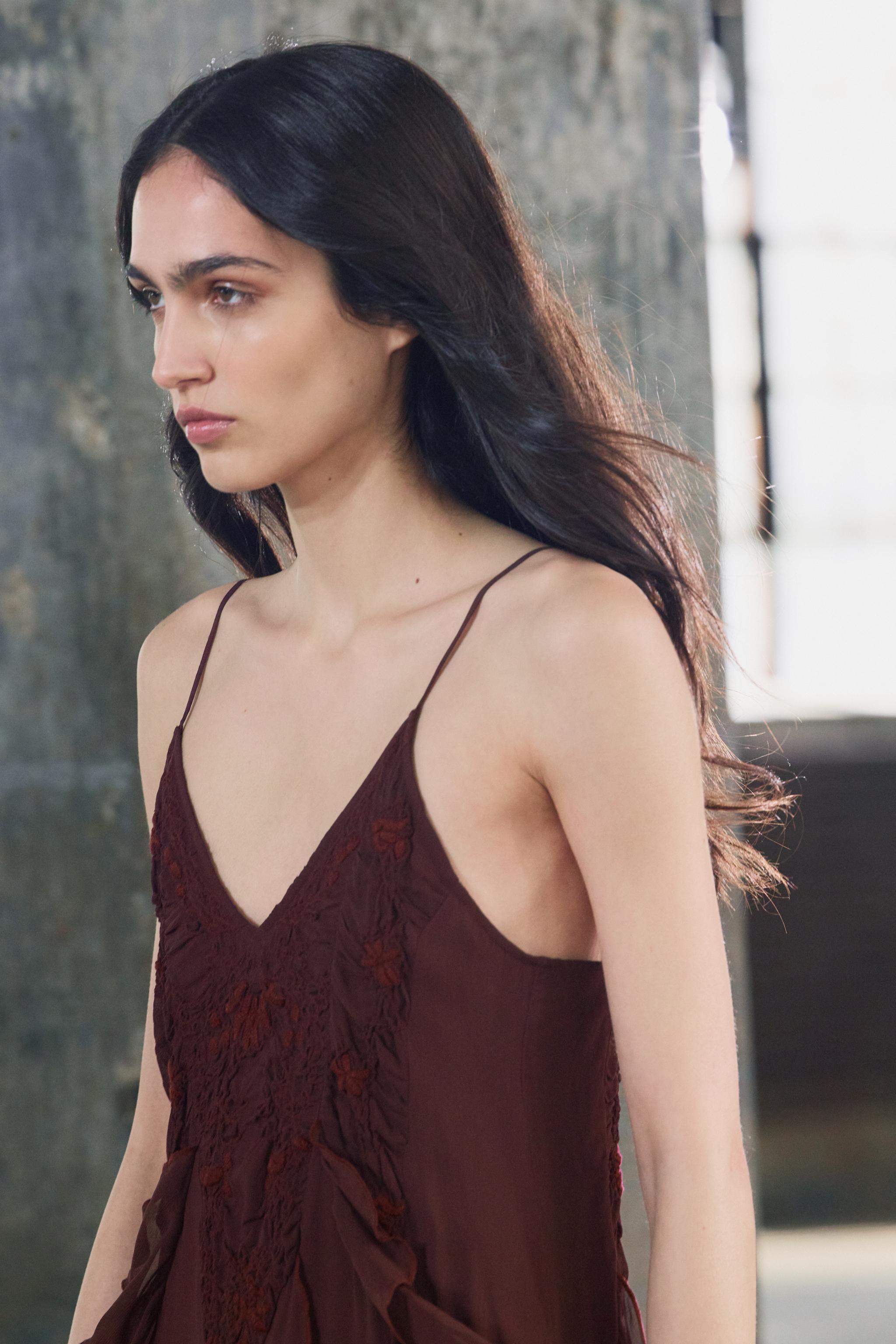 ZW COLLECTION EMBROIDERED ASYMMETRIC DRESS - Burgundy | ZARA