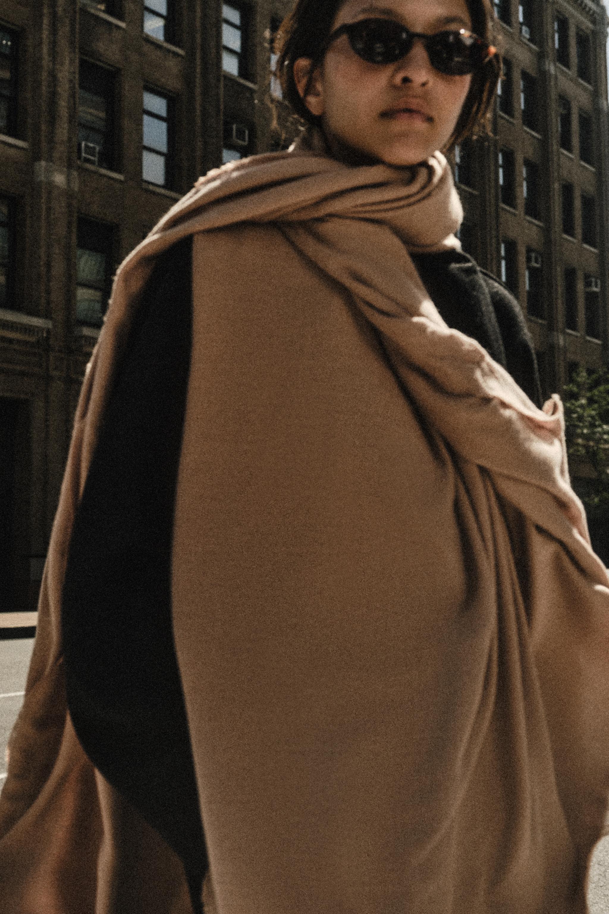 Zara SOFT DÜZ RENKLİ ATKI görsel 2