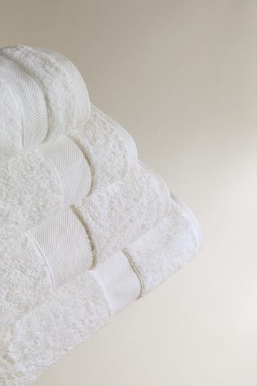 PREMIUM COTTON BATH TOWEL (600 GXM²) - White by Zara - Image 1