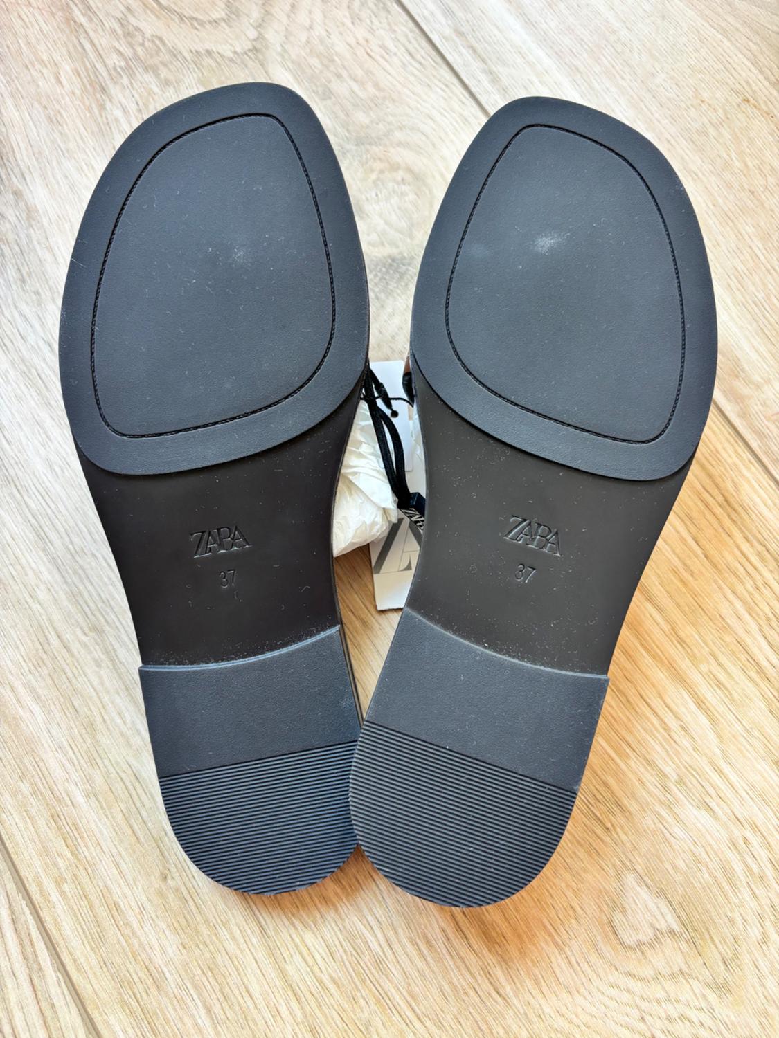 FLAT LEATHER STRAPPY SANDALS - Image 7